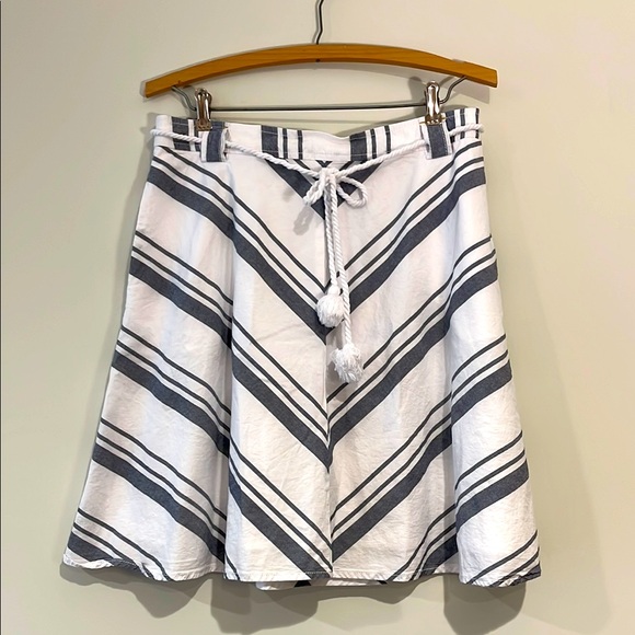 Lilla P White and Gray A-Line Skirt